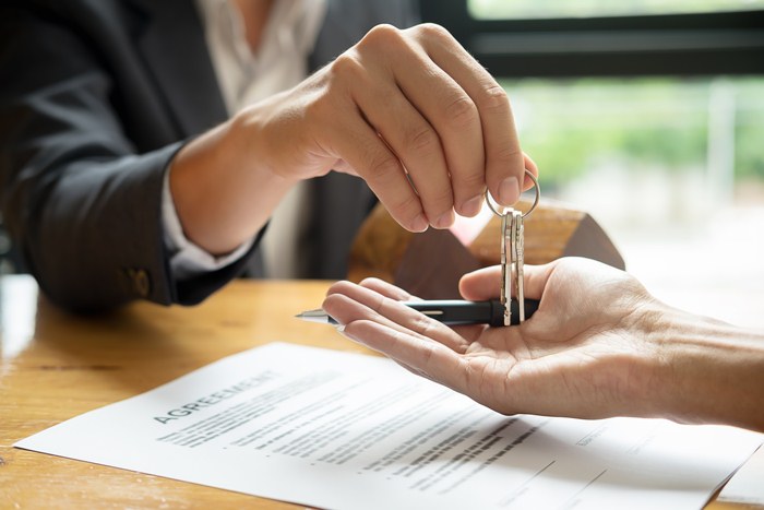 Jak bezpiecznie kupić nieruchomość? Badanie stanu prawnego nieruchomości